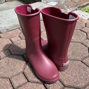 sperry | fuchsia rubber rain boots